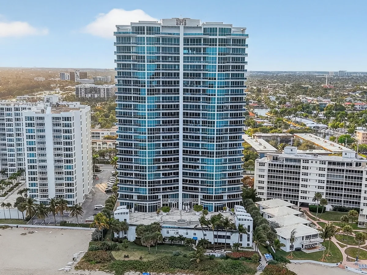 Aquazul with the upper penthouse floors marked